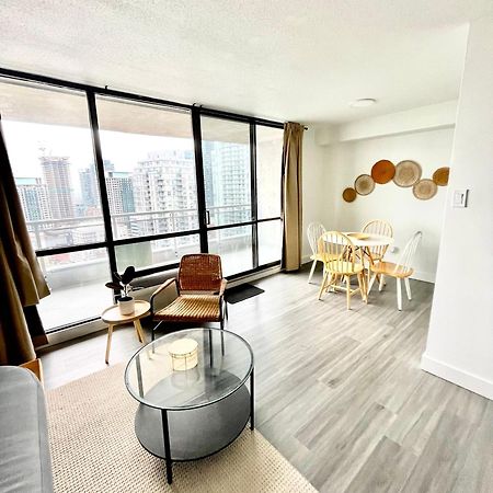 Toronto Bachelor Midtown Exterior foto